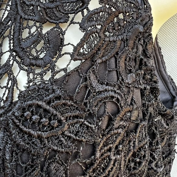 WHBM White House Black Market Lace Overlay Sheath Dress Sleeveless Size 2 Party - Picture 4 of 8